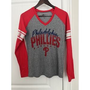 Philadelphia Phillies G-III 4Her by Carl Banks V- neck Tshirt Gray/Red Sz. S